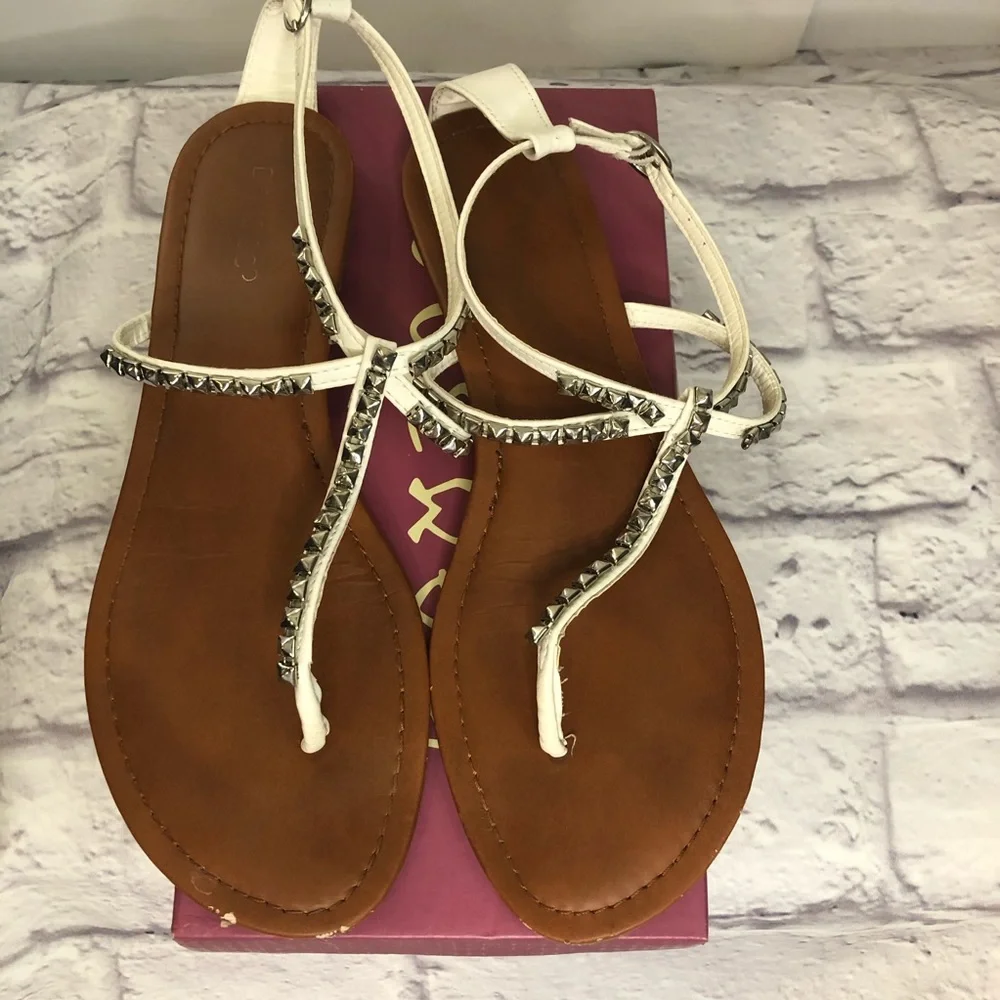 Bamboo Josiah White Silver Studded Sandals 10
